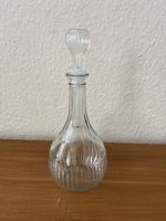 Carafe en verre transparente avec bouchon décoratif