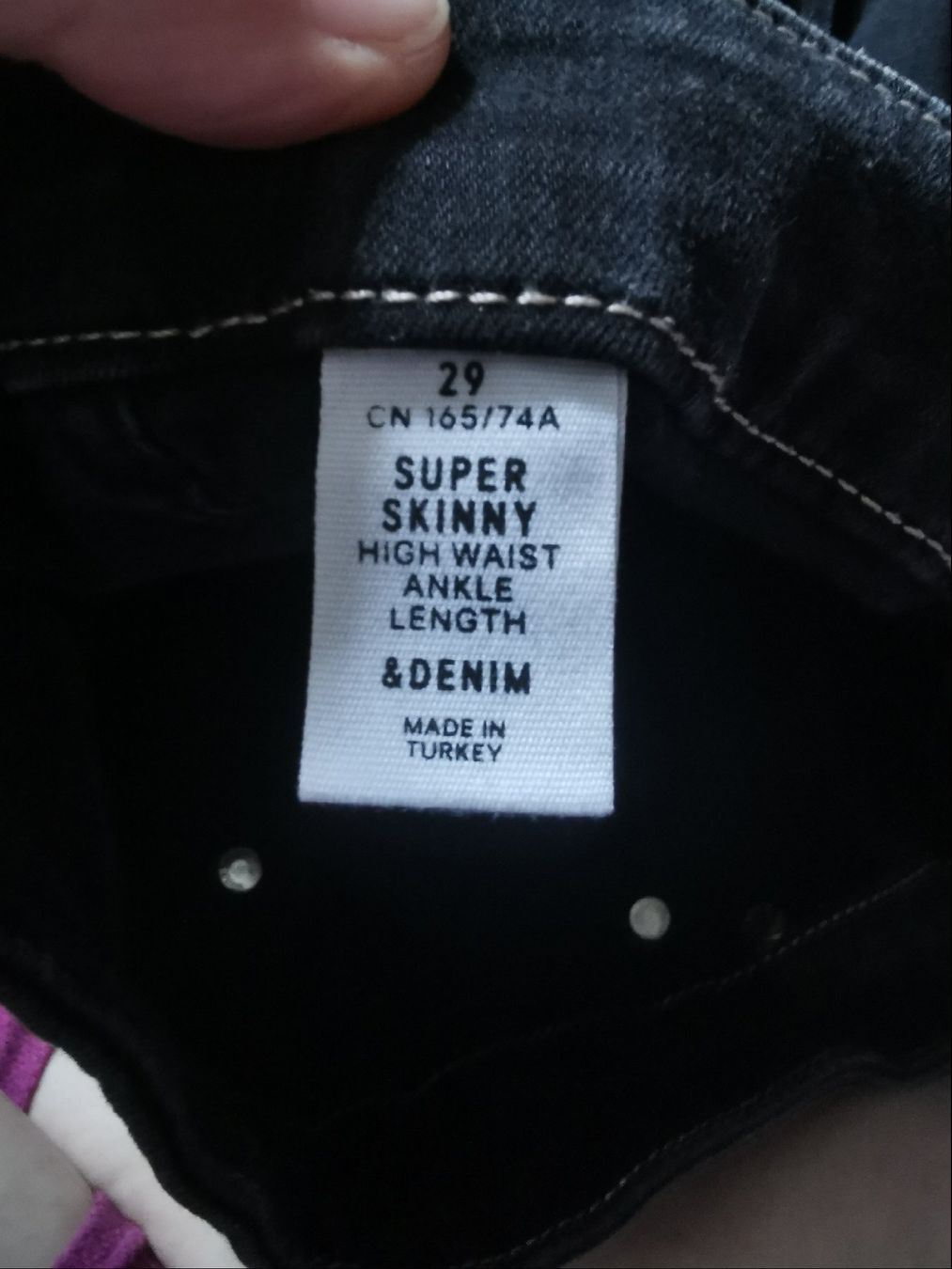 Kleiderpakete: Pullover und Sweatshirt Gr. S, Highwaist-Jeans Gr. 29 – Gebraucht aus Basel von grandfamily 8