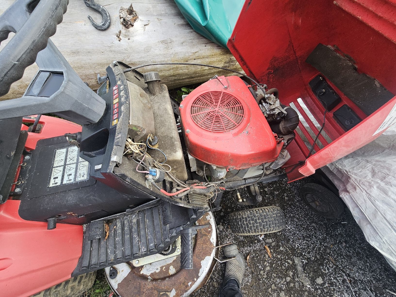 Honda Tondeuses à gazon: tracteur tondeuse  – Défectueux à Champéry par hus_7wmz 1