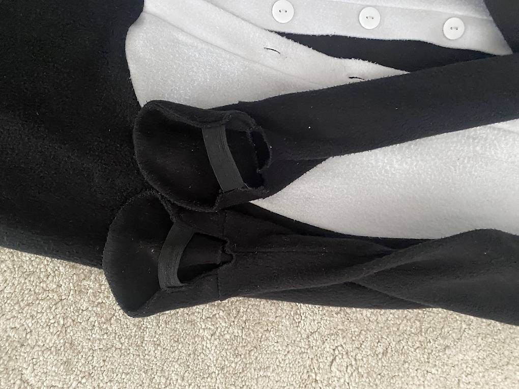 Costumi: Pinguinkostüm Kinder 7-9jährig/ 122-134 – Usato da Horw venduto da sere4 2