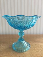 Coupelle sur pied ancienne en verre bleu de Portieux