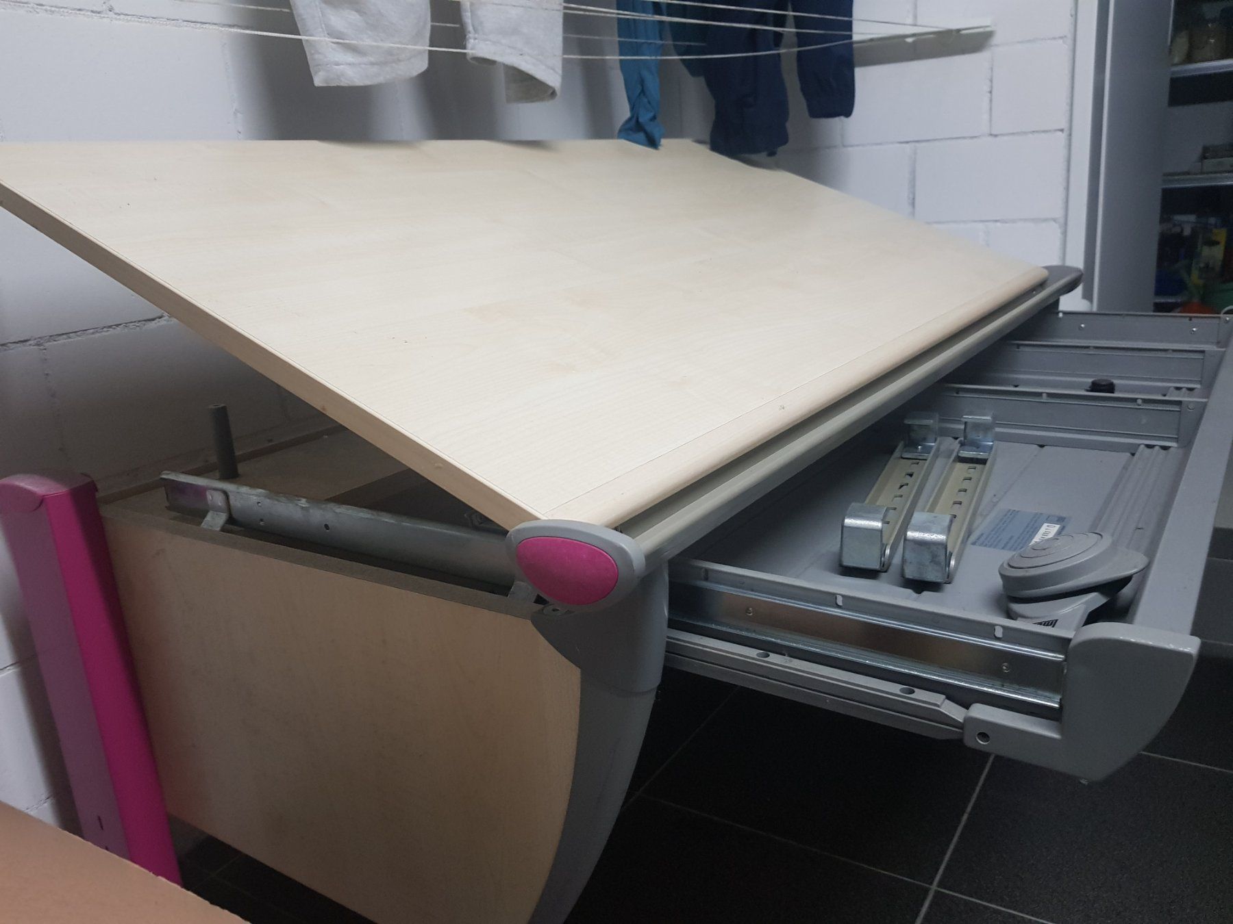 Tavoli: MOLL Tische Gratis, ein Teil Fehlt! – Difettoso da Effretikon venduto da Freedom2025 3