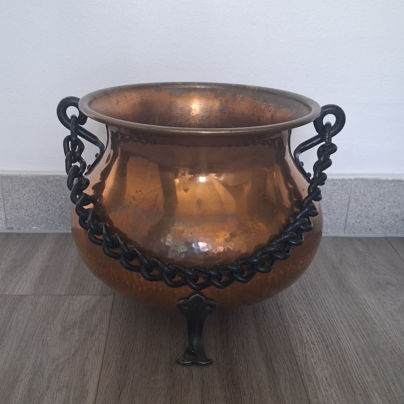 Pentole: Vintage Kupferkessel mit Eisenkette – Usato da Reinach BL venduto da Malin20 1