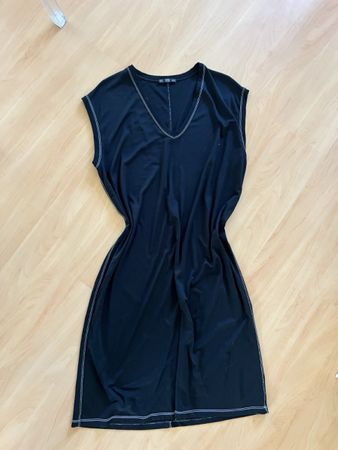 Zara Kleid M schwarz mit weissen Nähten top Zustand 