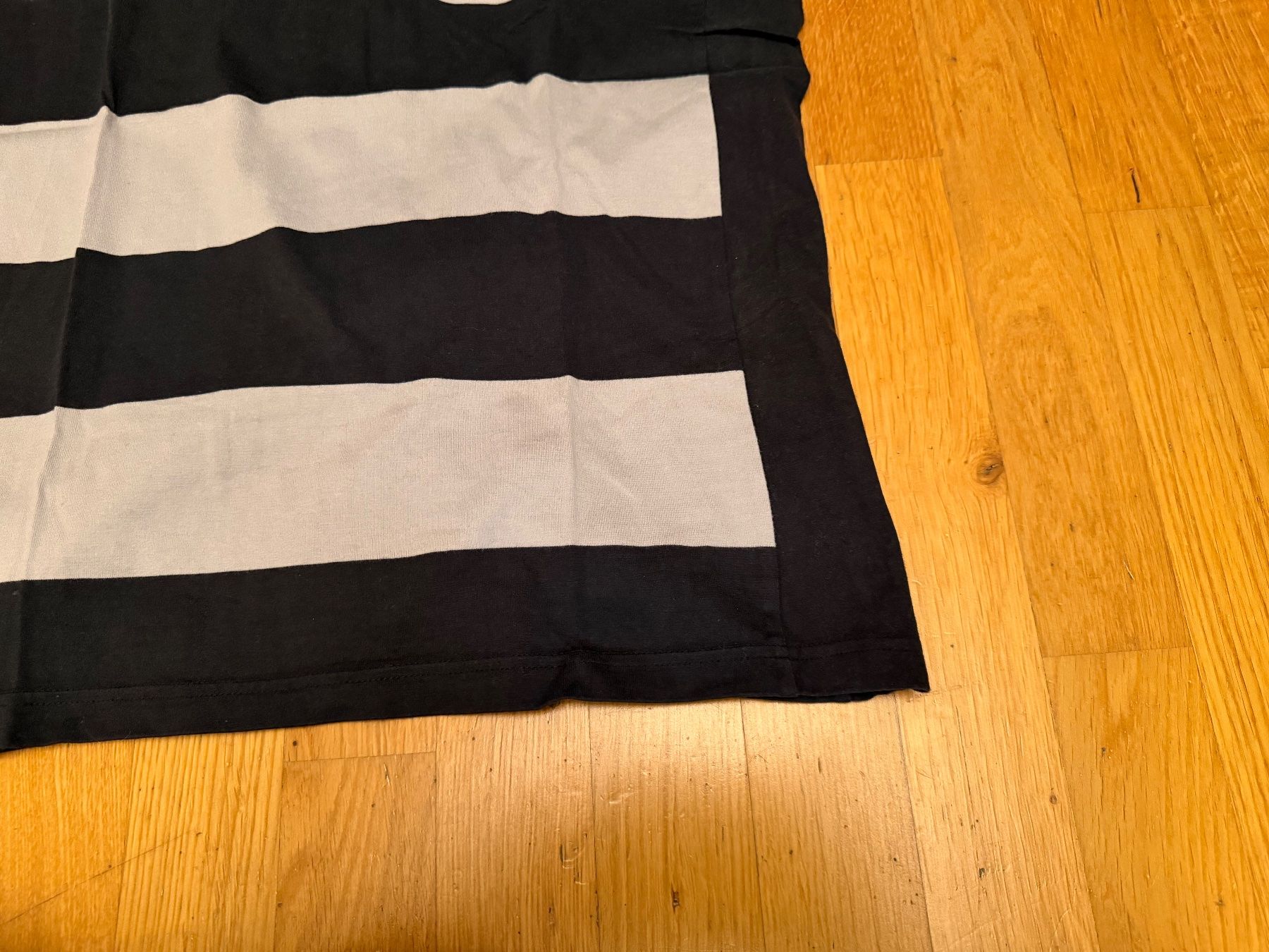 Adidas T-shirt: Neues Adidas T-Shirt Grösse M – Nuovo (secondo la descrizione) da Bettlach venduto da Tradenet100 1