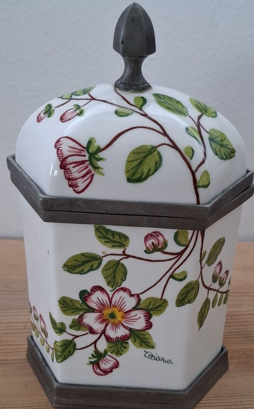 Zuccheriere: Romantische Bonboniere/Dose, Handbemalt – Usato da Buochs venduto da regenbogen7365