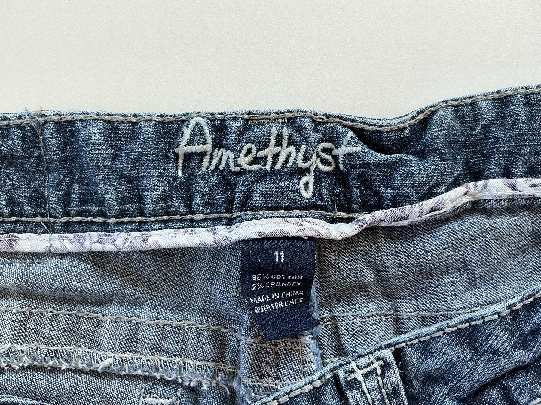 Jeans: AMETHYST JEANS Denim used bootcut – Gebraucht aus Triesen von boston7 4