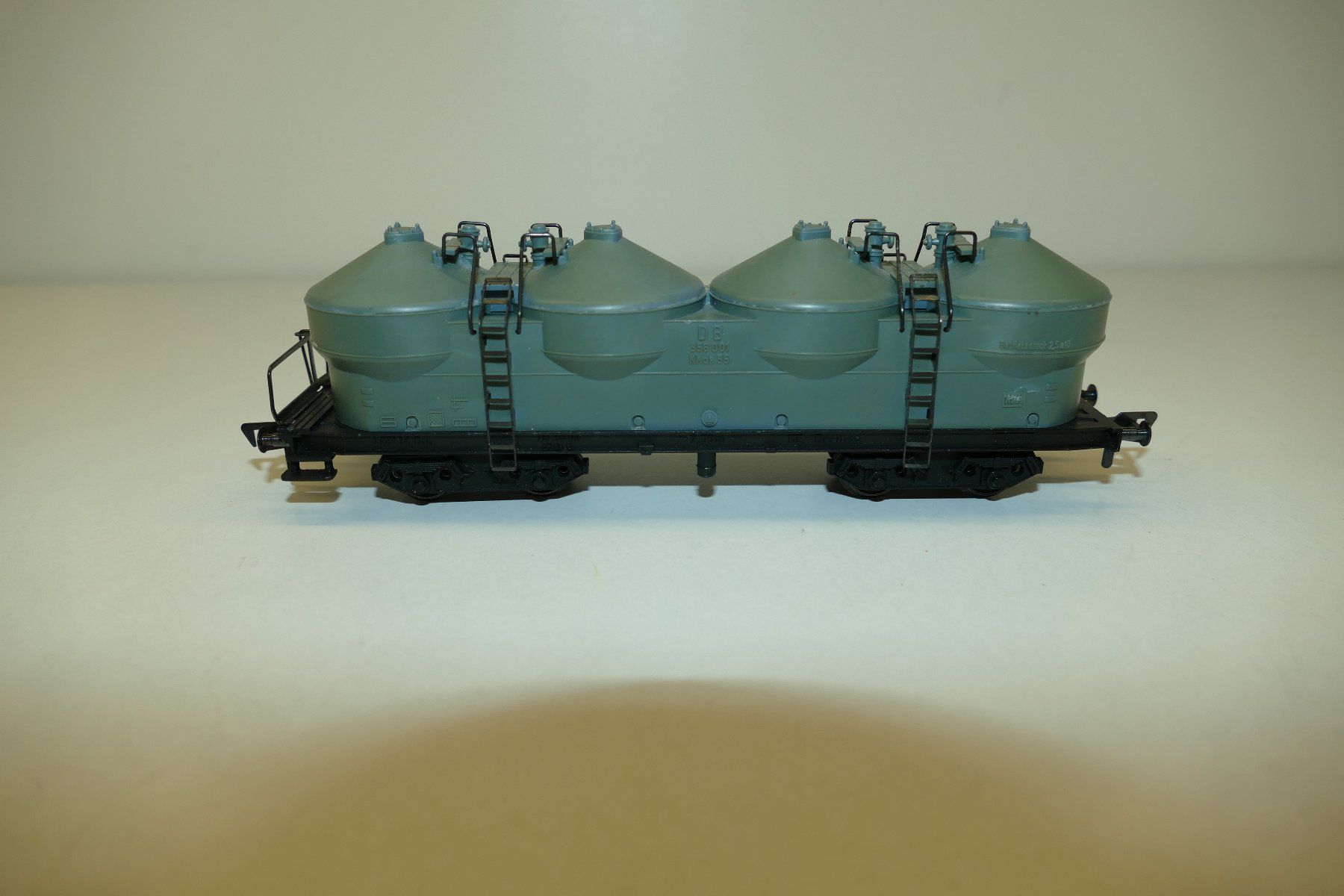 Fleischmann Modellini di ferrovie: Fleischmann H0: DB Staub-Zement-Silowagen – Usato da Niederhasli venduto da rail-duerst 2