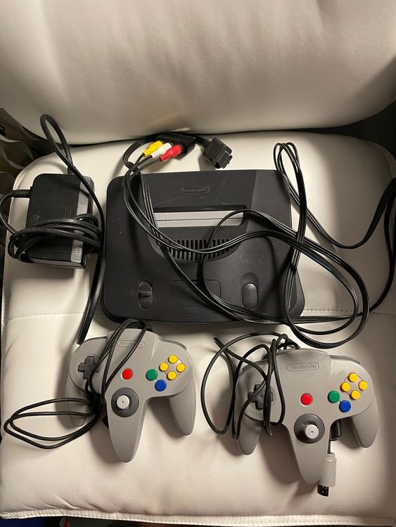 Nintendo Konsolen: N64 Konsole 6 Spiele Jannick Noah Nintendo – Gebraucht aus Dietlikon von NESFEVER