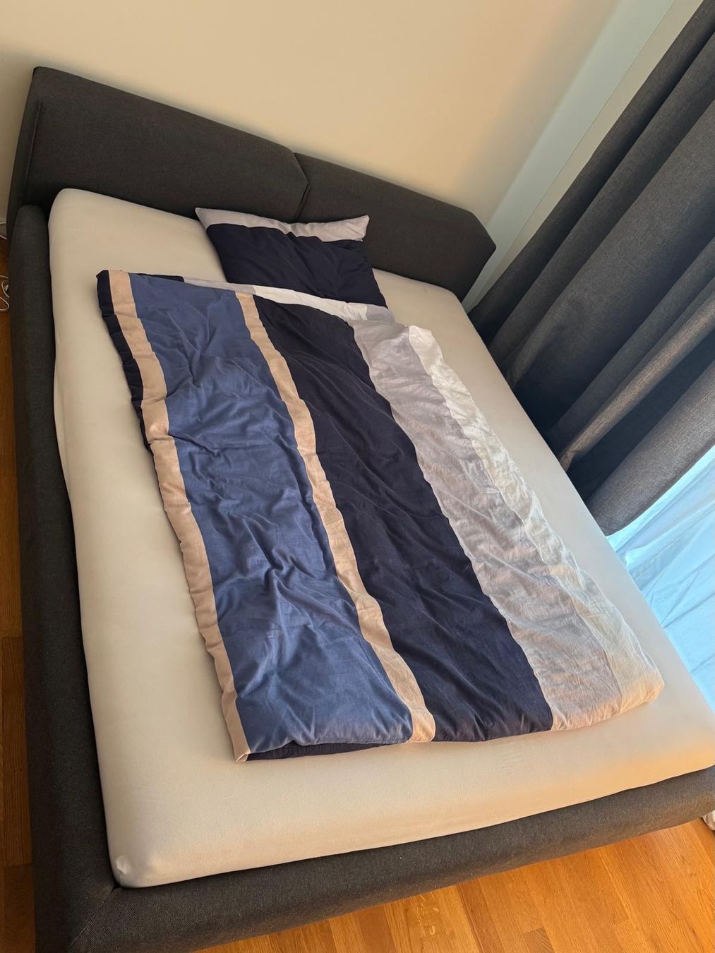 Pfister Letti: Bett Pfister mit Sofffassung – Usato da Münsingen venduto da NewDawn1 1