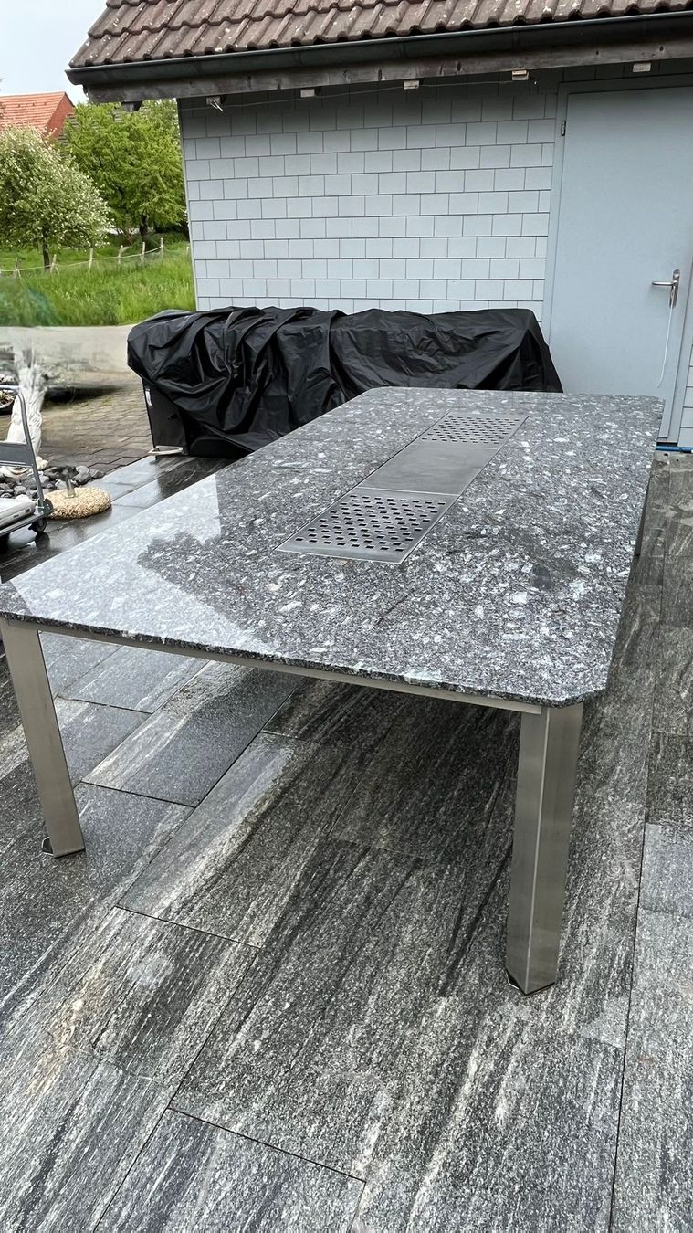 Tische: Granit Gartentisch  – Gebraucht aus Grüningen von mel_9ffx