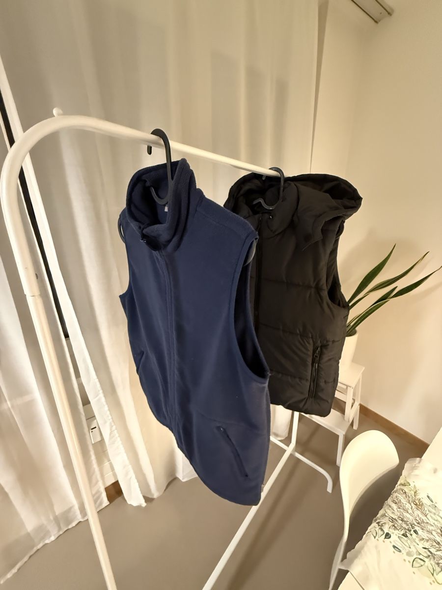 H&M Gilets & Westen: Steppweste H&M schwarz Grösse 170  – Gebraucht aus Zürich von Denise-8050 2