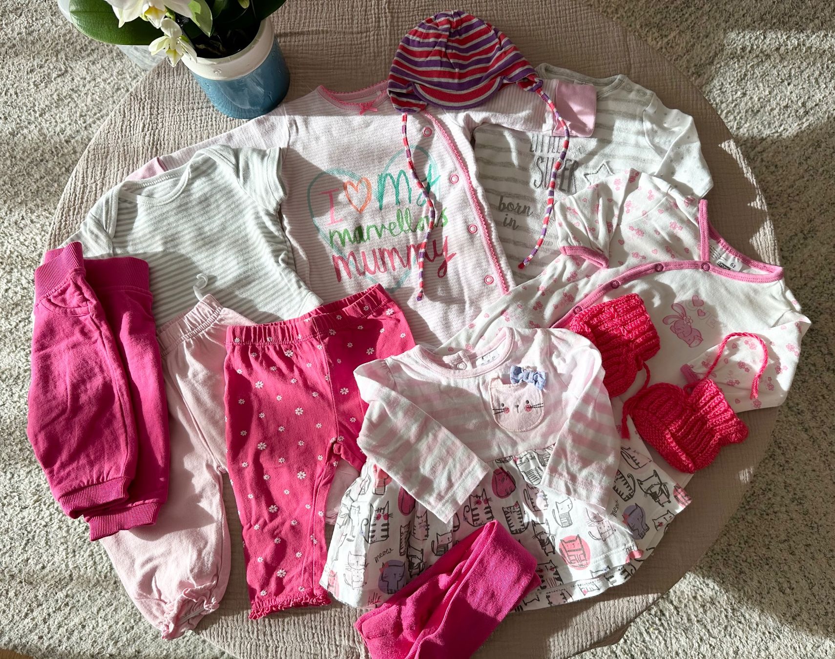Lotti & Set di vestiti: 11-teiliges Mädchenpaket Gr. 62 – Usato da Obfelden venduto da dafae 2