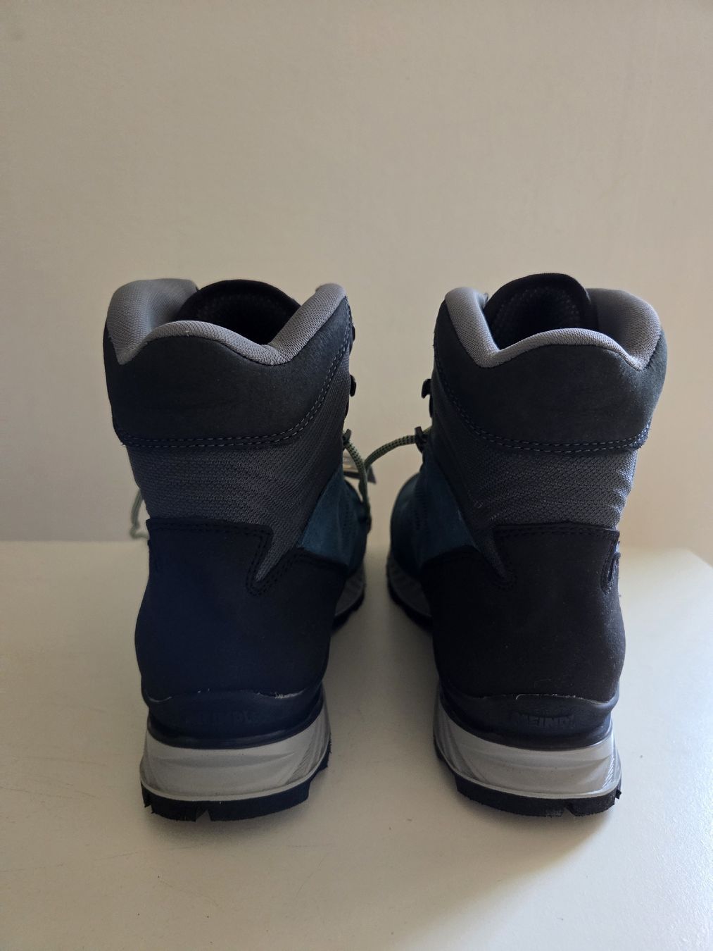 Meindl Scarpe da uomo: Meindl Air Revolution 2.0 Wanderschuhe Grösse 8.5 neu – Nuovo e nell'imballaggio originale da Basel venduto da Mountainfreak 2