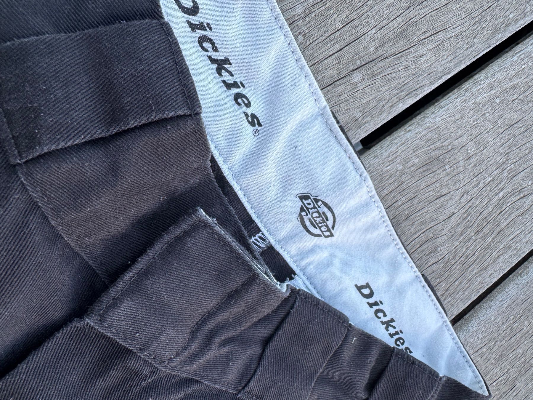 Dickies Pantaloni: Dickies pants – Usato da La Chaux-de-Fonds venduto da slishwardrobe 2