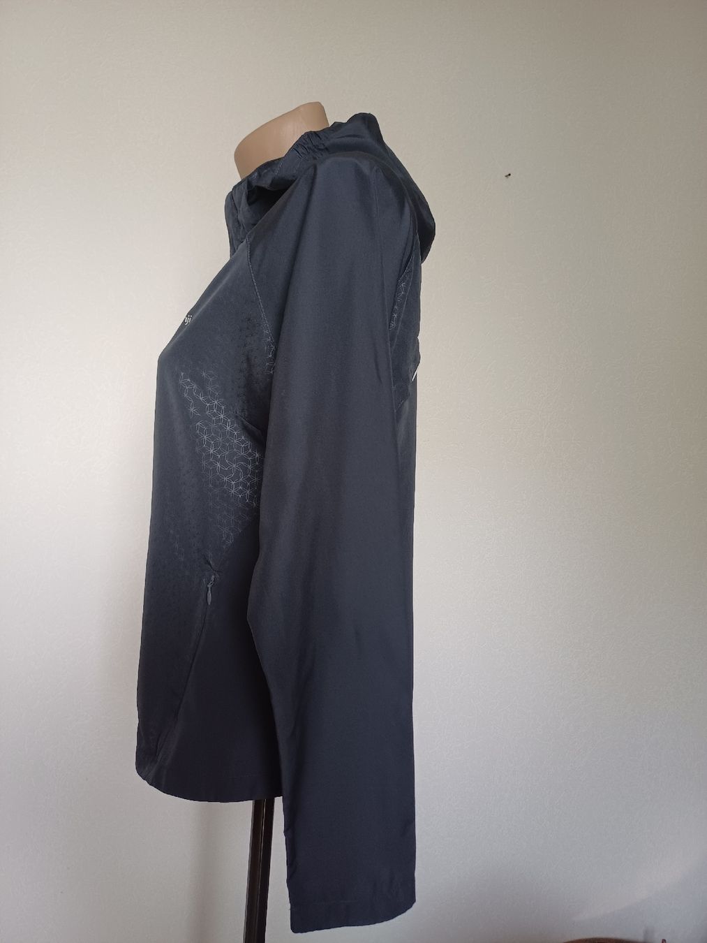 Jacken: Veste de sport,  – Gebraucht aus Boudry von JulieG13 2