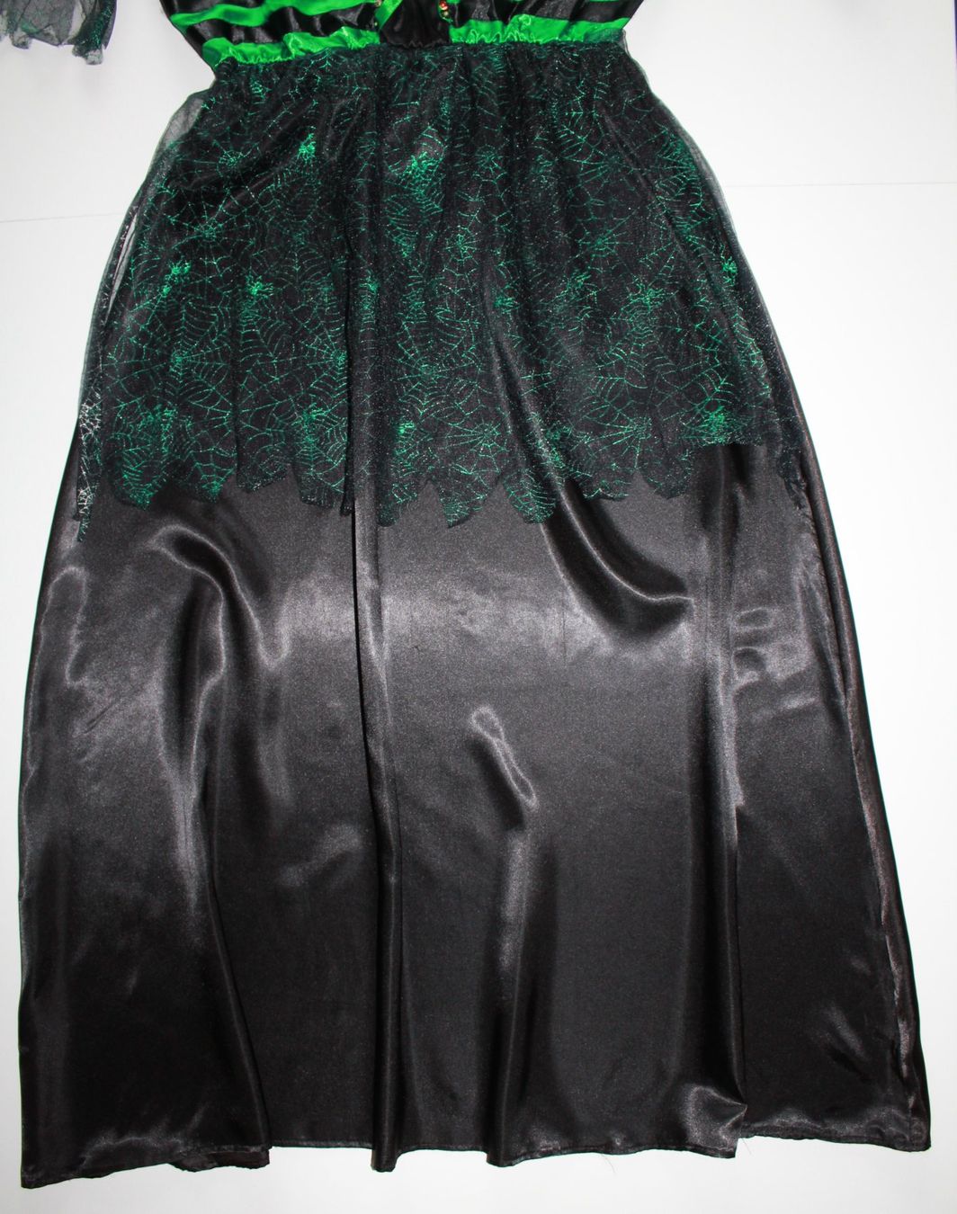 Costumi: Costume sorcière / Hexe t. M – Usato da Peseux venduto da CoolShoping 4