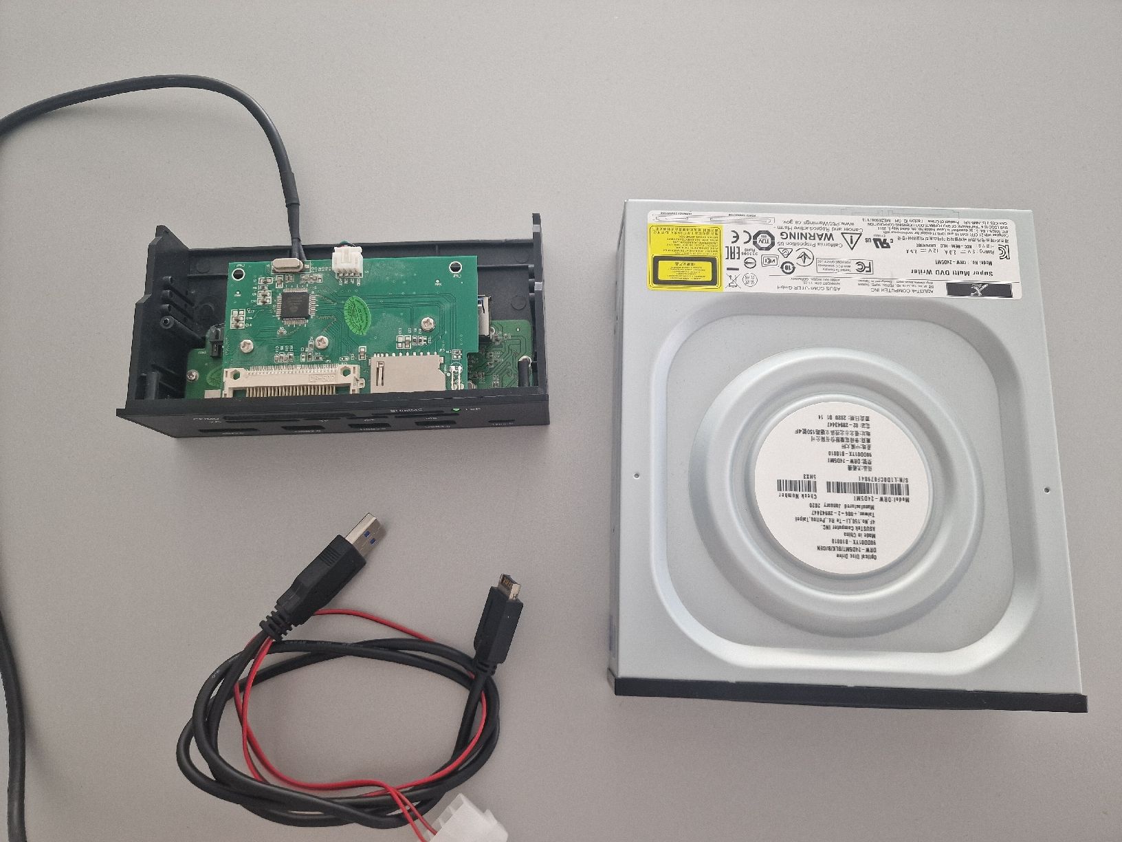 Asus PCs: Frontpanel mit Anschlüssen + Asus DVD-Laufwerk – Gebraucht aus Rietheim von rso_w5rp 1