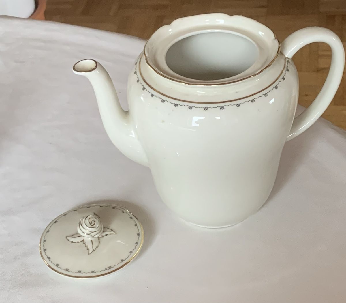 Seltmann Teiere: Selten  Seltmann Weiden Kaffeekanne 1943 – Usato da Zürich venduto da bopeja