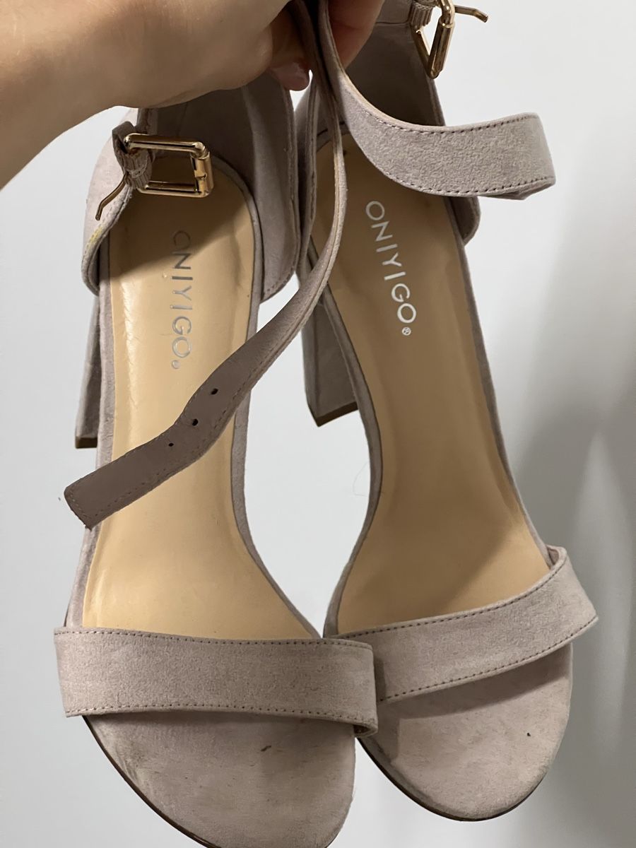 Scarpe da donna: Sandalen mit Absatz, hellrosa, Grösse 37 – Usato da Urdorf venduto da ines.tr96 1