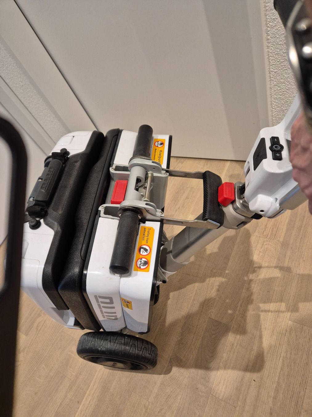 Veicoli elettrici: MovingLife Atto Mobility Scooter Good Condition – Usato da Au ZH venduto da kru_dw8c 5