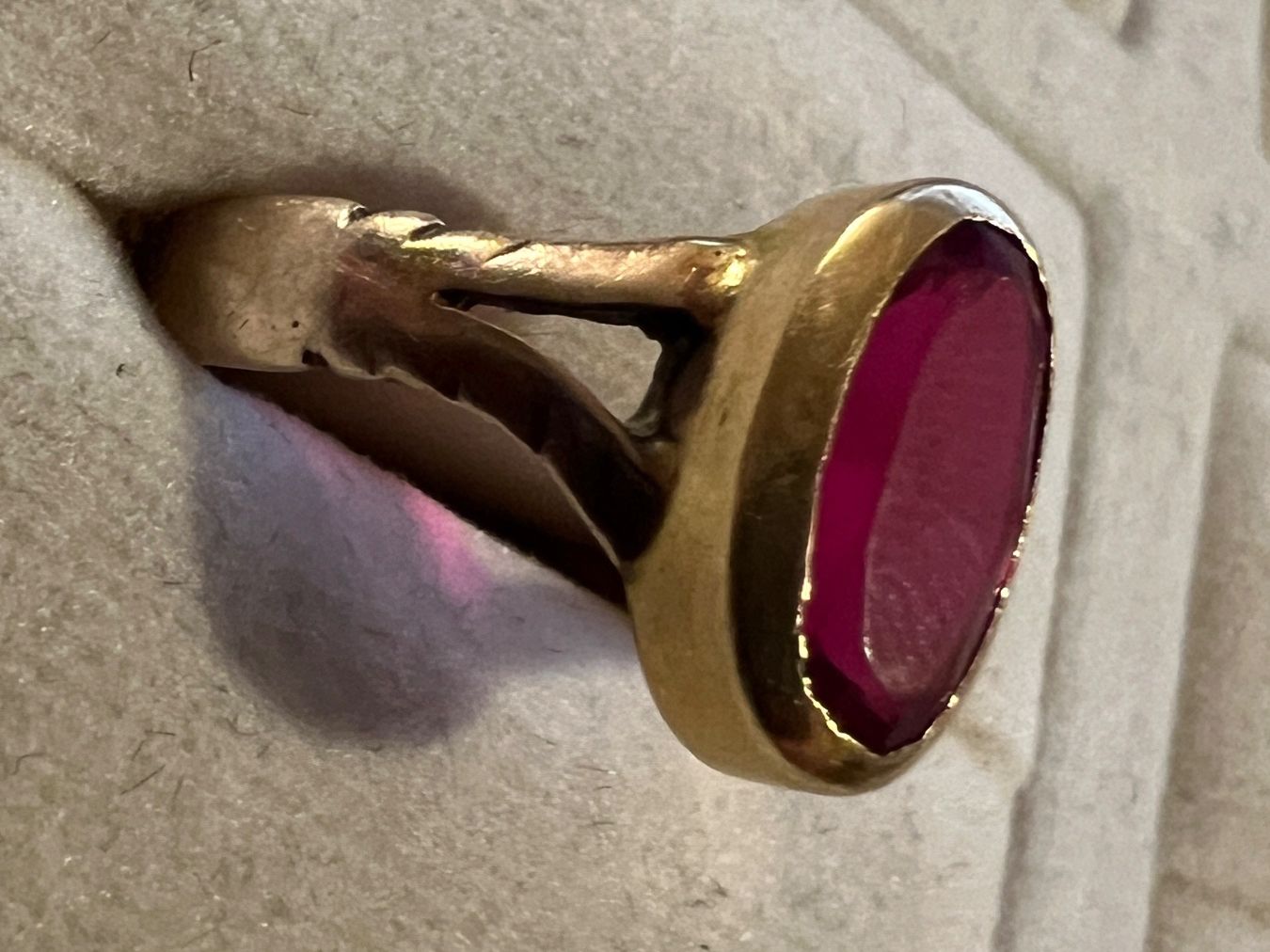 Anelli: Gold-Ring 14K mit Rubin – Usato da Chur venduto da Penting1935 1