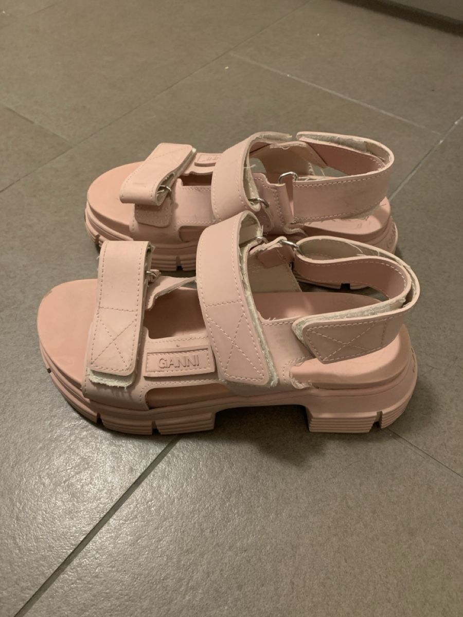 Ganni Scarpe da donna: Sandalen Kautschuck vom GANNI – Usato da Baden venduto da Esmipesmi