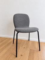 12 stapelbare Stühle – ideal für Seminare und Kurse