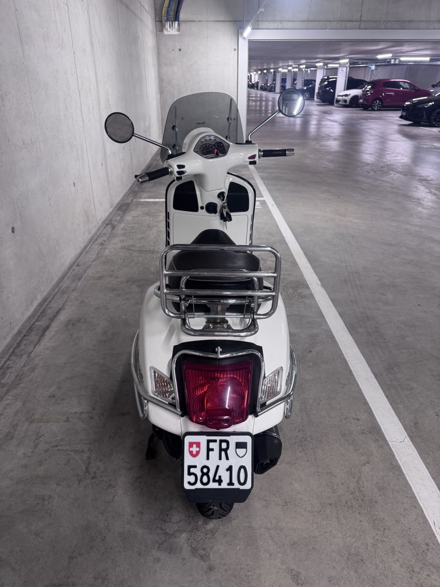 Vespa Scooters: Vespa 300 GTS super – D'occasion à Courtaman par paa_686x 5