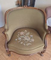 Sessel bestickt mit Blumenmuster Antik
