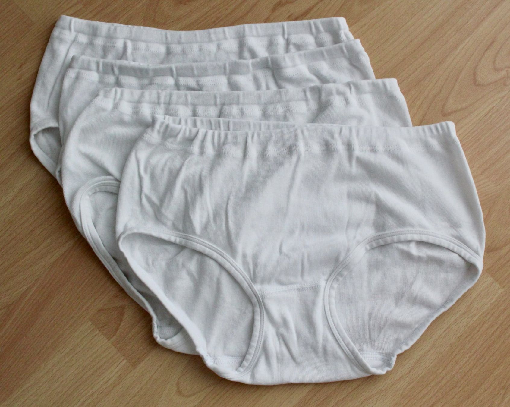 Ellen Amber Altra biancheria intima: 4 x Slip Ellen Amber Gr. 38 – Usato da Münchenstein venduto da ribriser 2