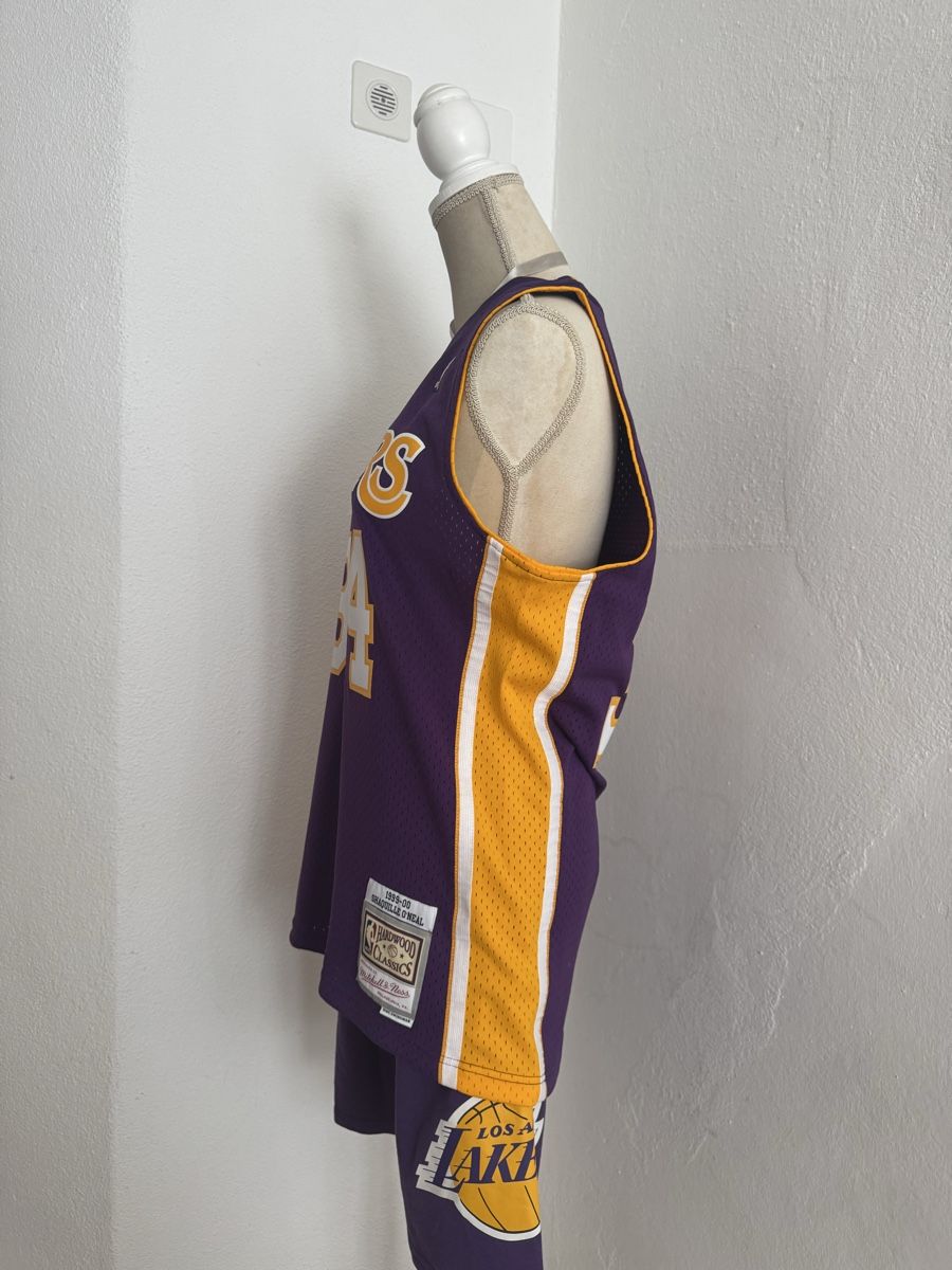 T-shirt: Lakers Triko 34 – Nuovo (secondo la descrizione) da Samedan venduto da Mercy_mercy 1
