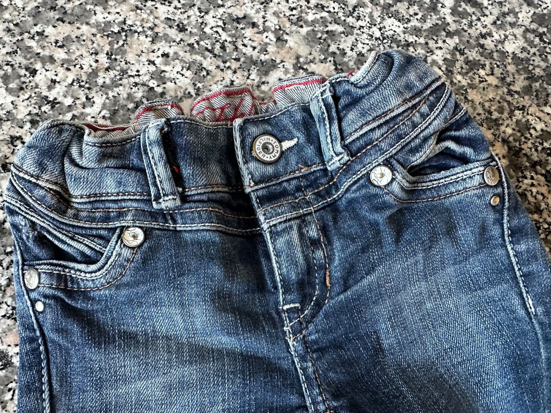 Tommy Hilfiger Pantaloni: Jeans Tommy Hilfger Gr 18 - 24 Mt – Usato da Urdorf venduto da nochmalbrauchen 2