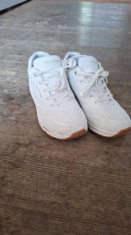 Skechers Chaussures femmes: Sketchers mit Leoprint – D'occasion à Brunnen par d.a.a. 1
