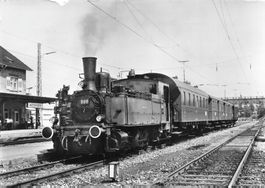 Metzingen DE Dampflok württ T3 888 mit historischen Bahnhof