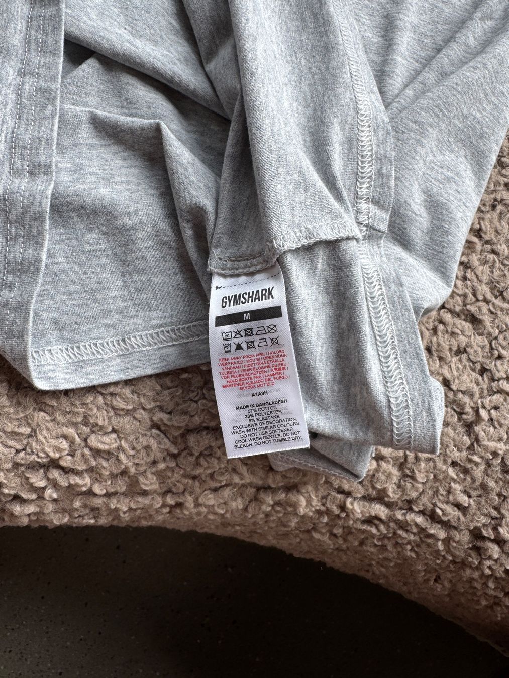 Gymshark T-shirt: Gymshark | T-Shirt – Nuovo (secondo la descrizione) da Horgen venduto da onur_5 4