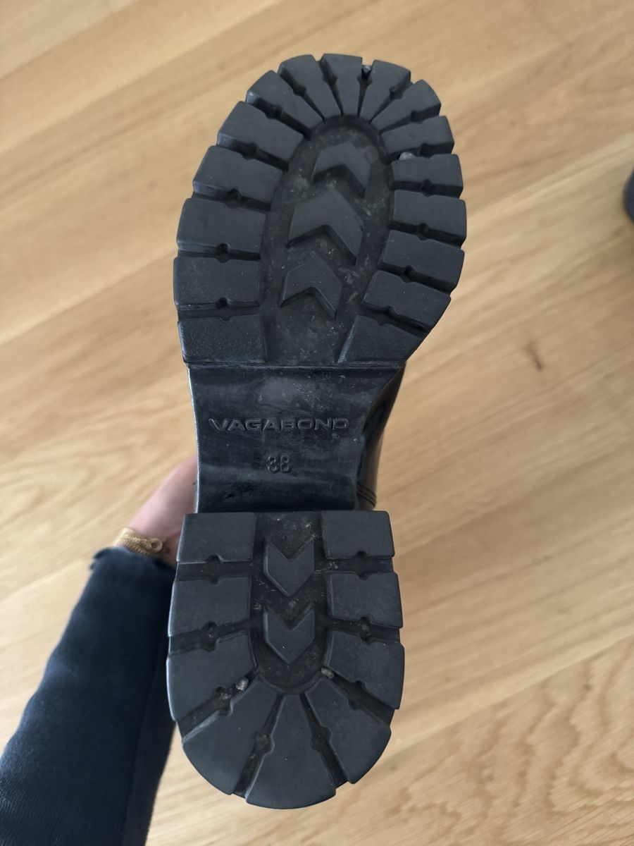 Vagabond Damenschuhe: Vagabond Stiefel, Lack, Schwarz, Grösse 38 – Gebraucht aus Zürich von Lillatanja 1