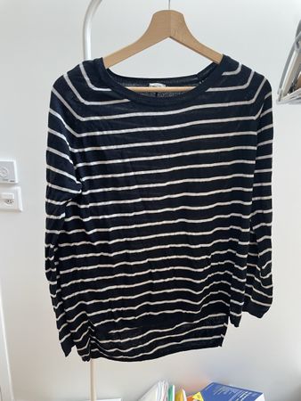 Dünner Sommerpullover mit Streifen, Grösse M