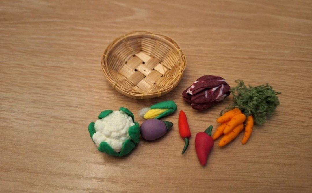 Case e mobili per bambole: Handmade Gemüse im Korb – Nuovo (secondo la descrizione) da Zürich venduto da HandmadeTinyFood 1