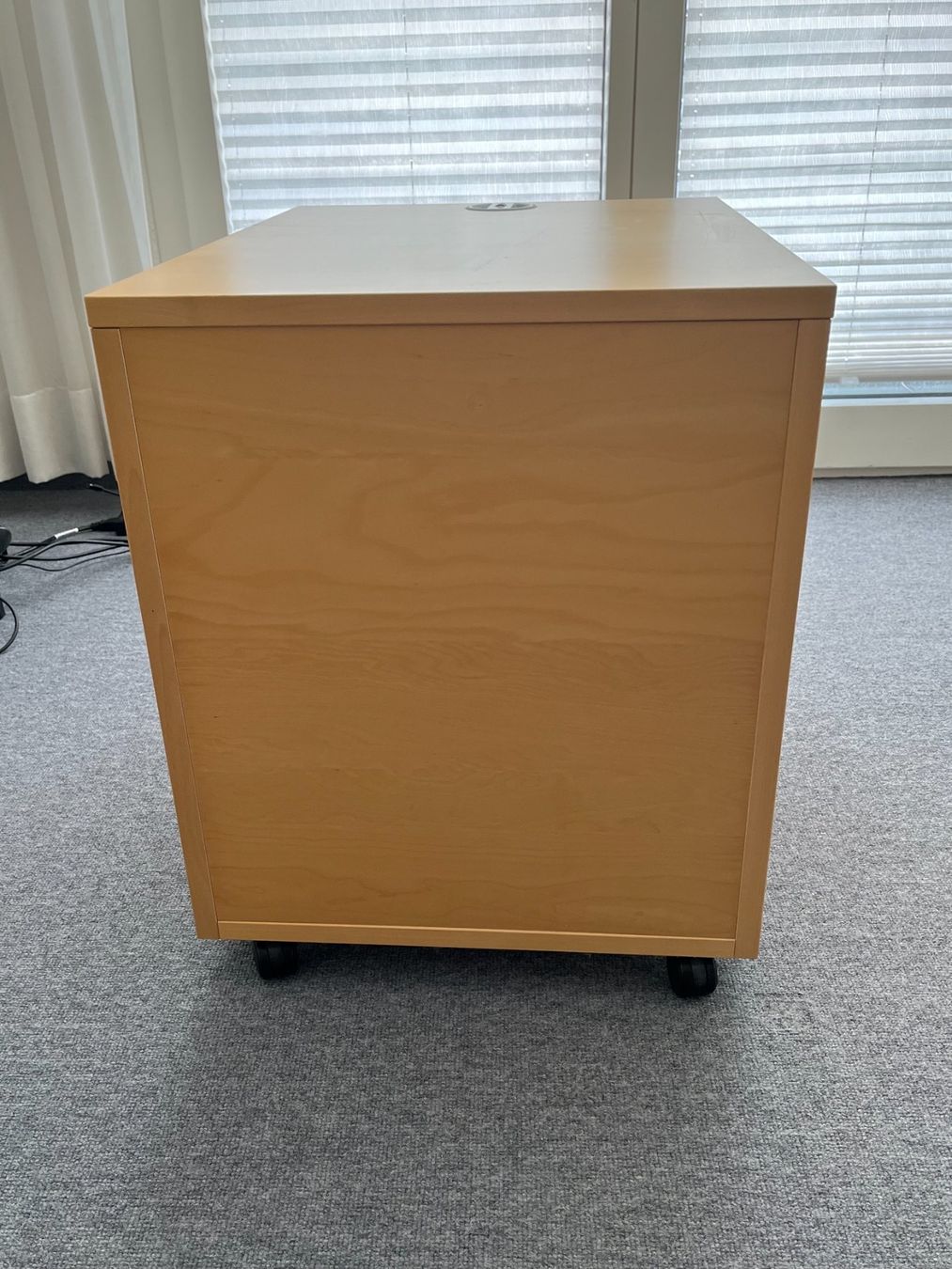 Ikea Bureaux: Schreibtisch mit Rollcontainer Buche Metallgestell von IKEA – D'occasion à Kriens par ch__z8rx 5