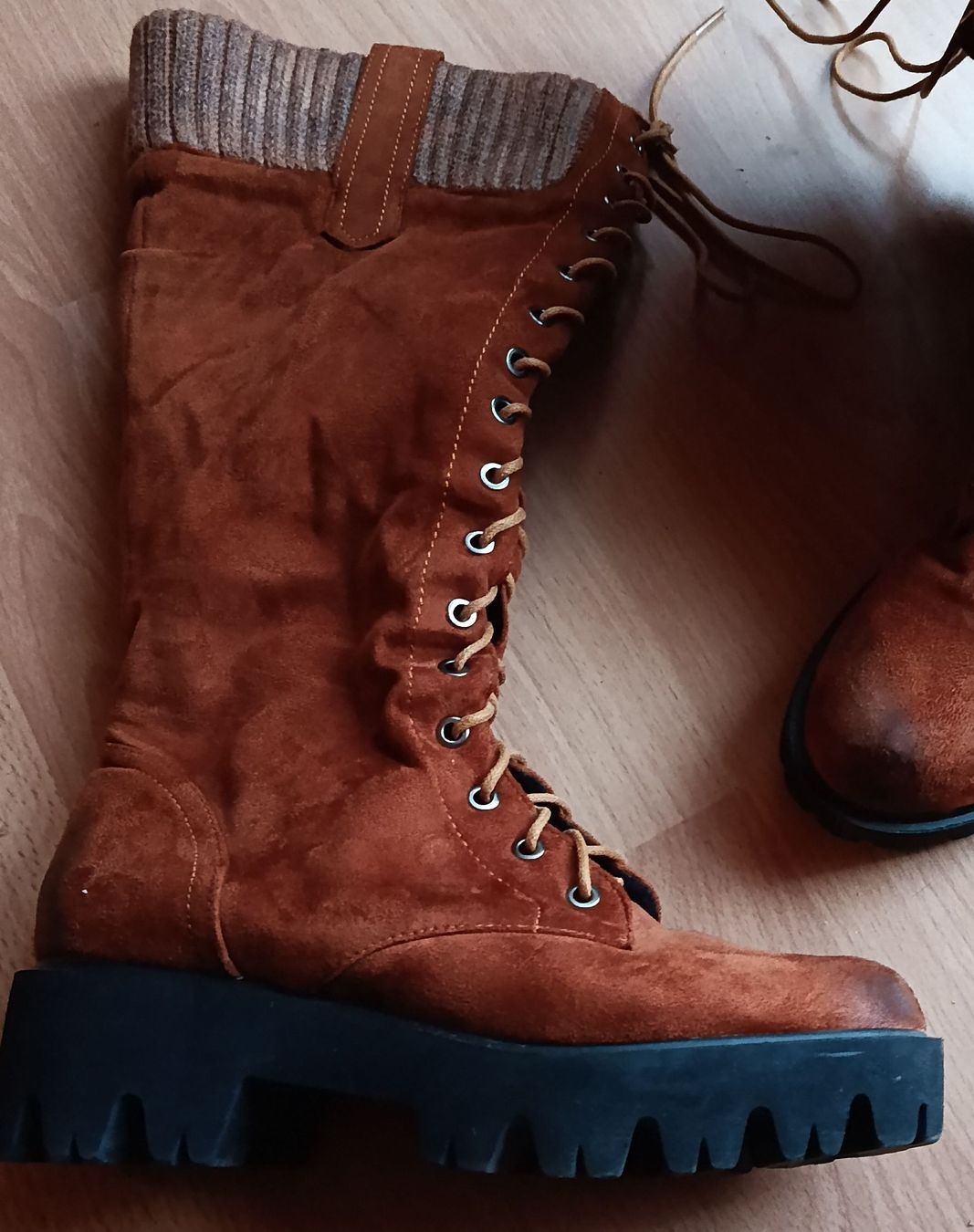 Scarpe da donna: Stiefel braun/orange Gr 38 – Usato da Mastrils venduto da rsjh