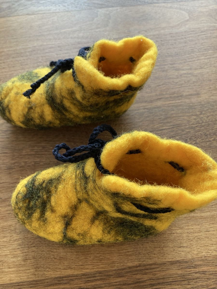 Scarpe per ragazzi: Filzfinken gelb – Nuovo (secondo la descrizione) da Kesswil venduto da Branca-01 1