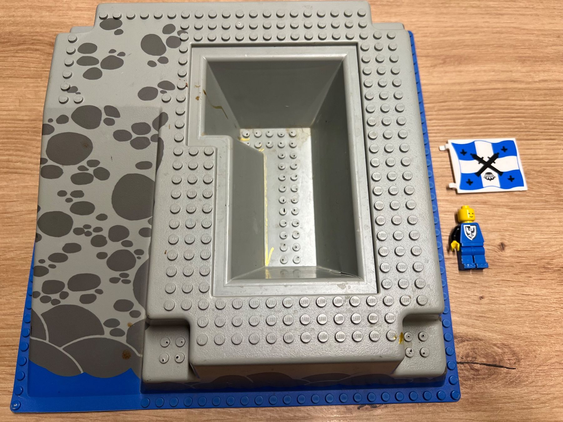 Lego Jouets: Lego Ritter Burgteil mit Figur – Défectueux à Steffisburg par Mamschi