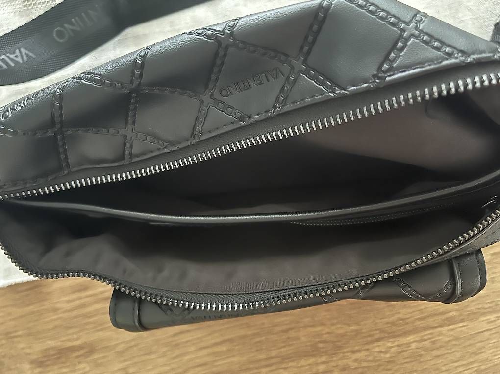 Taschen für Damen: Bauchtasche von Valentino – Gebraucht aus Möhlin von Cello22 1