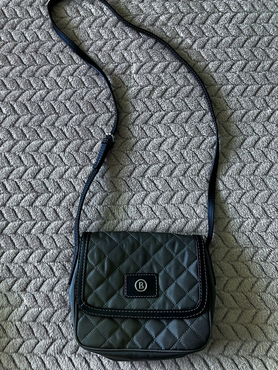 Bogner Taschen für Damen: Bogner Umhängetasche Olivgrün – Neu (gemäss Beschreibung) aus Gümligen von svaud