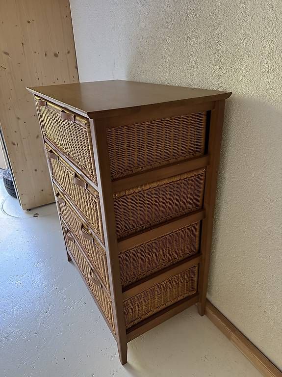 Commodes: Rattan Kommode mit 4 Schubladen – D'occasion à Suhr par adr_9nkb 2