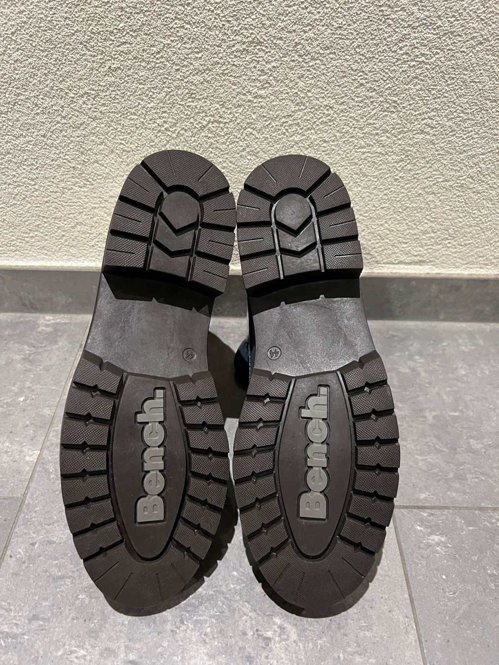 Bench Chaussures femmes: Bench Winterschuhe Grösse 44 – D'occasion à Würenlingen par Isa750 2