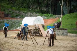 Planwagen aus Holz für Dekoration