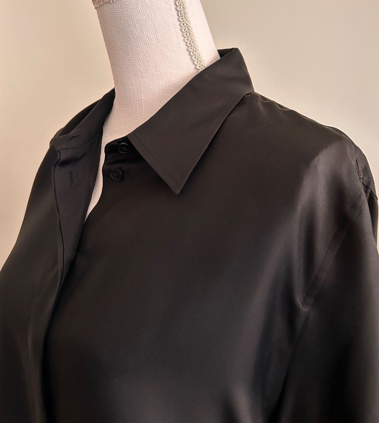 Cos Blusen: Seidenbluse von COS, schwarz, Grösse 36 – Gebraucht aus Kreuzlingen von peetzii 4