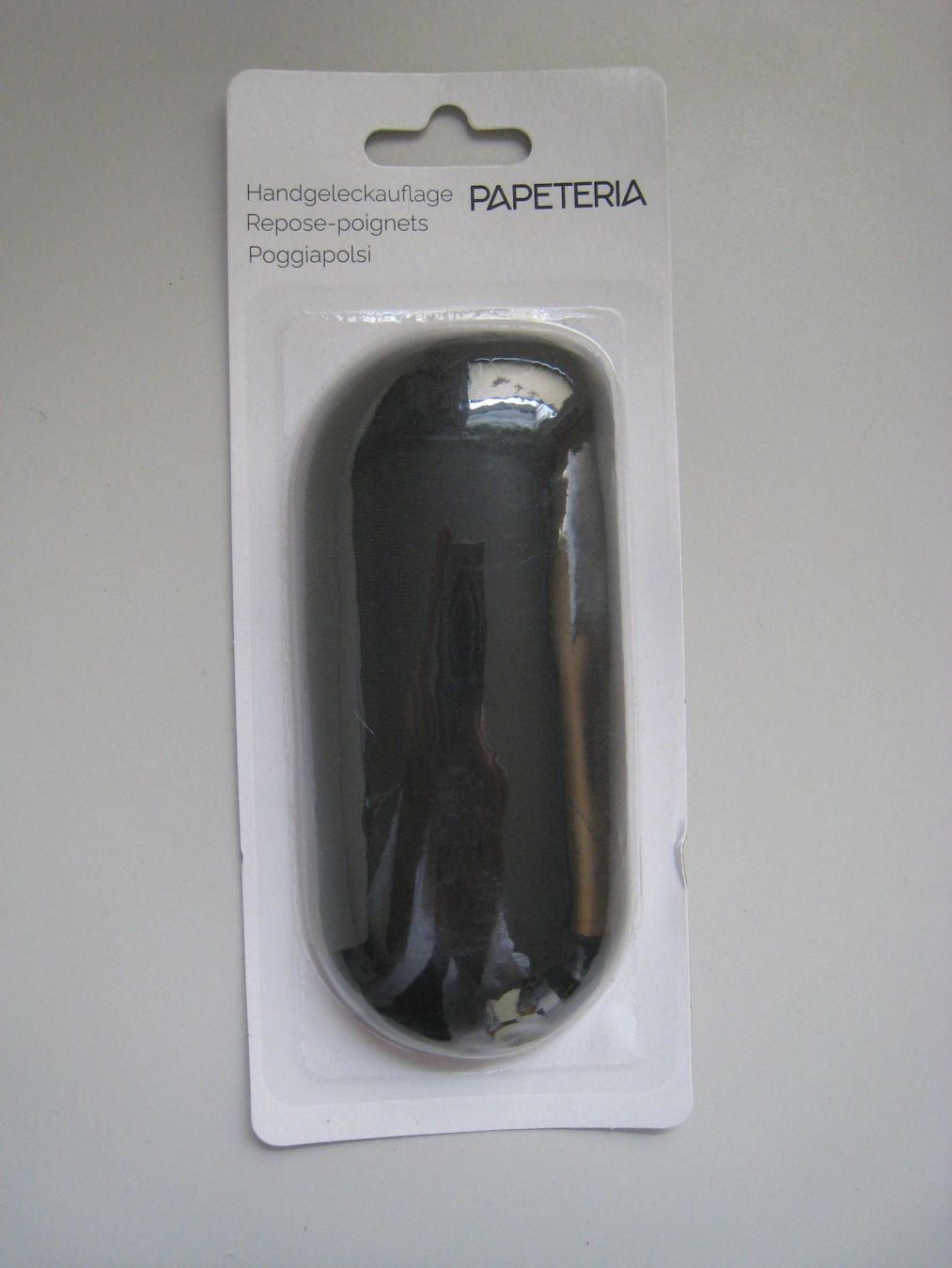 Tappetini per mouse: Handgelenkauflage   NEU   schwarz – Nuovo e nell'imballaggio originale da Dättlikon venduto da Mamakuga